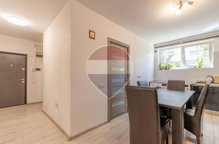 Apartament cu 3 camere decomandat, mobilat în Bună Ziua