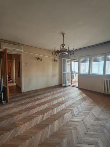 Apartament cu 2 camere decomandat în P-ța Universității