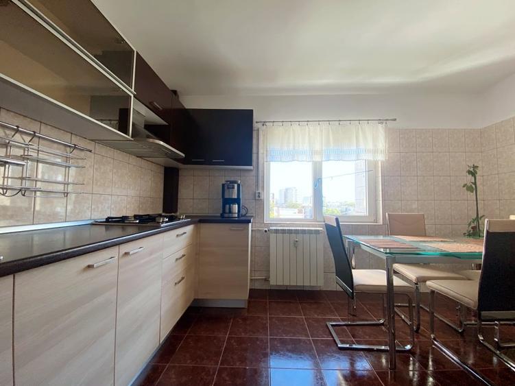 Apartament cu 4 camere decomandat în Vitan Mall