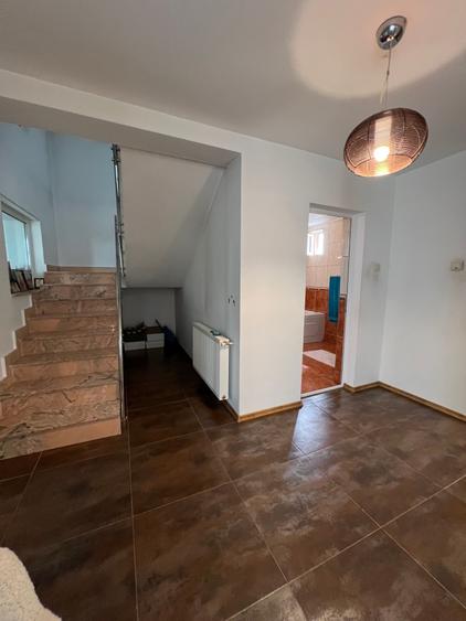 Casă individuală cu 4 camere cu Canalizare în Bradu