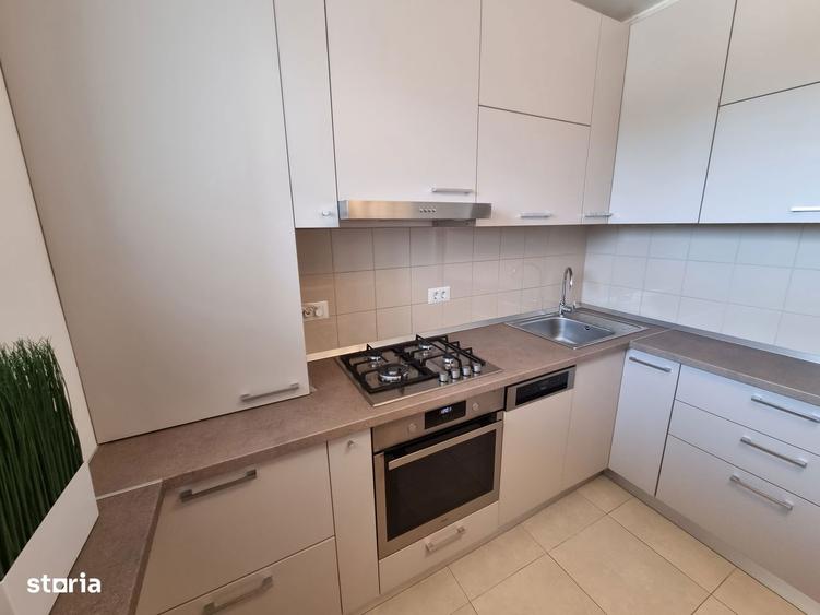 Apartament cu 2 camere decomandat în Parcul Carol