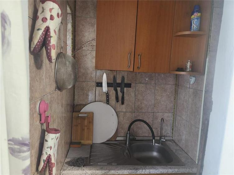 Apartament cu 2 camere decomandat, mobilat în Soarelui