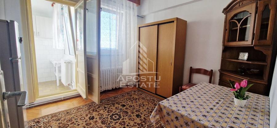 Apartament cu 2 camere decomandat în P-ța Unirii