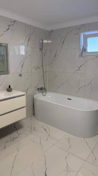 Casă individuală cu 5 camere cu Canalizare în Central