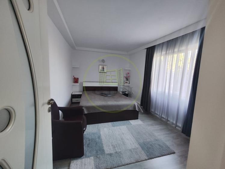 Casă individuală cu 6 camere cu Canalizare în Popoveni