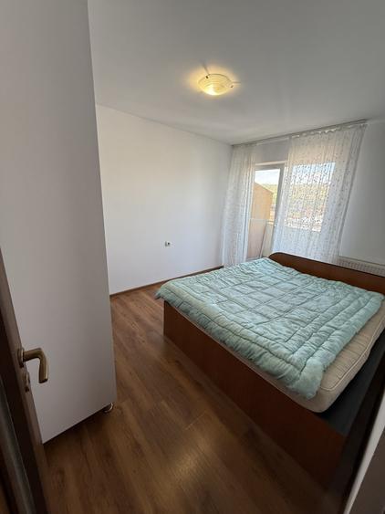 Apartament cu 3 camere semidecomandat, mobilat în Florești — fotografia 3