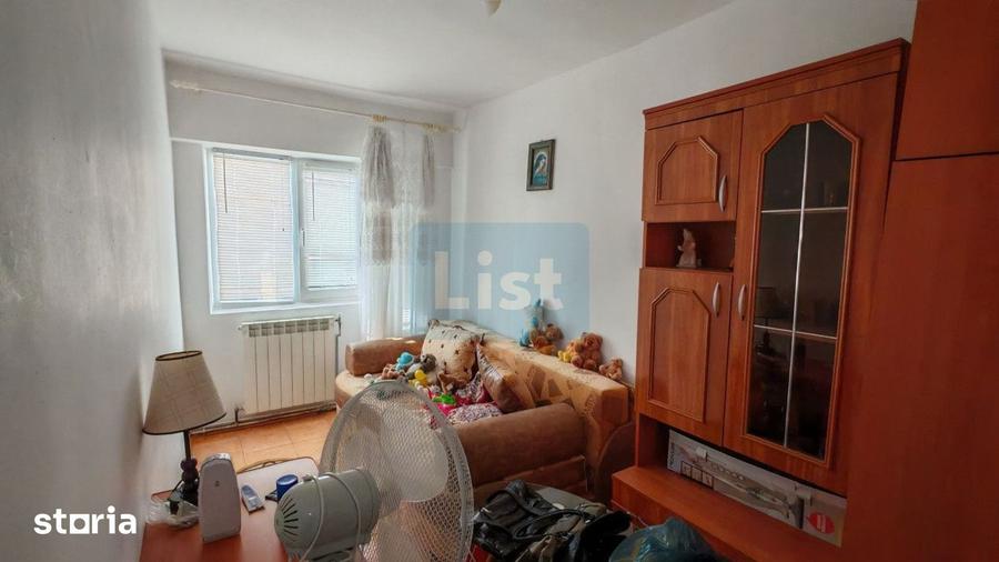 Apartament cu 4 camere decomandat în Gară