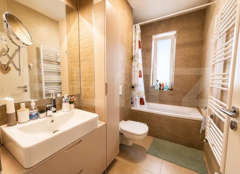 Apartament cu 3 camere decomandat, mobilat în Tractorul