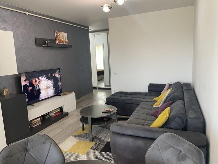 Apartament cu 2 camere semidecomandat în Dobroești