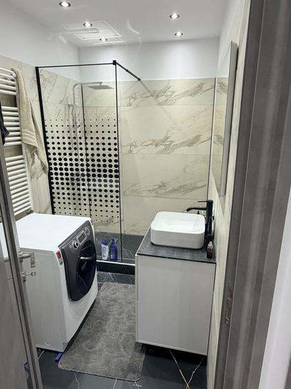 Apartament cu 3 camere decomandat în Ștefan cel Mare