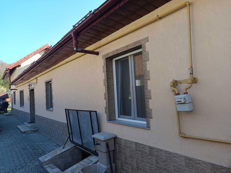 Casă cu 4 camere în Central