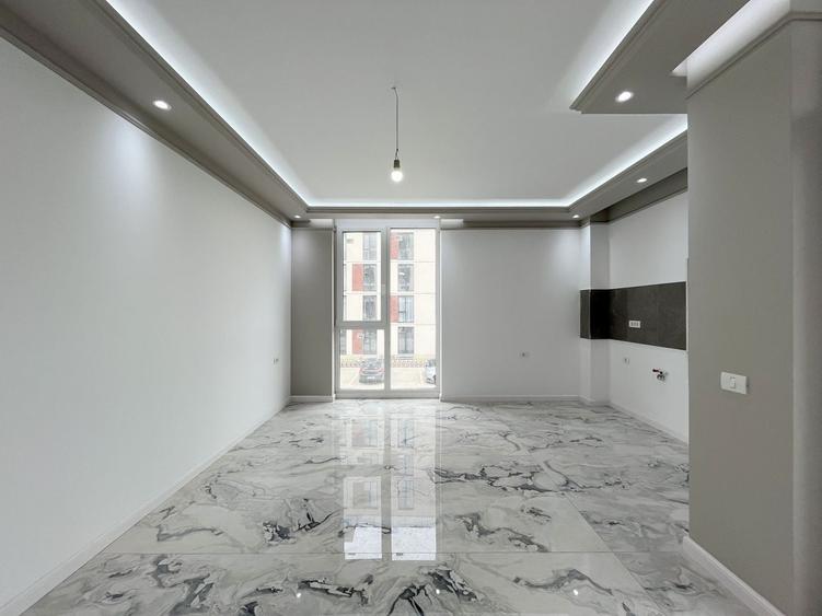 Apartament cu 3 camere semidecomandat în Torontalului