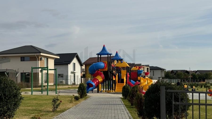 Casă individuală cu 3 camere cu Canalizare în Tunari