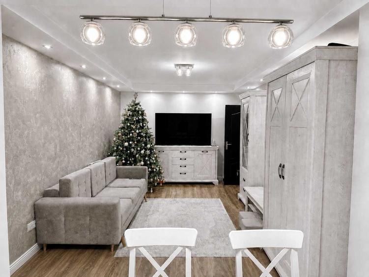 Apartament cu 3 camere decomandat în Ultracentral