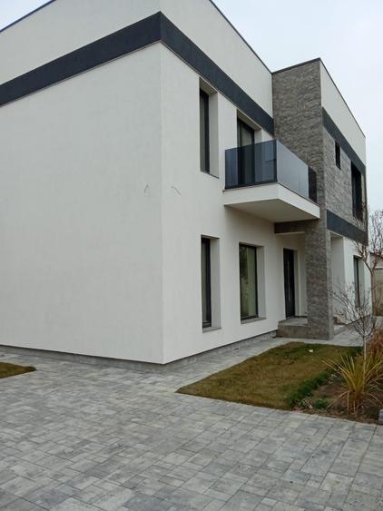 Casă individuală cu 5 camere cu Canalizare în Exterior Nord