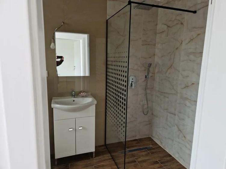 Casă cu 3 camere cu Teren 300 Mp în Moșnița Nouă