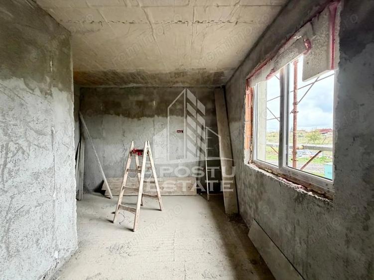 Casă cu 4 camere cu Teren 370 Mp în Giarmata
