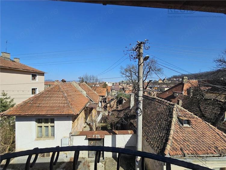 Casă cu Teren 60 Mp în Brașovul Vechi