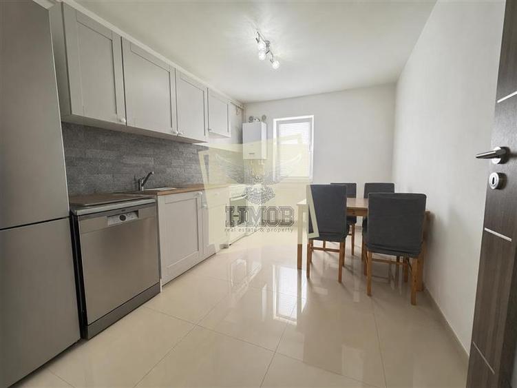 Apartament cu 3 camere decomandat, mobilat în Exterior Sud