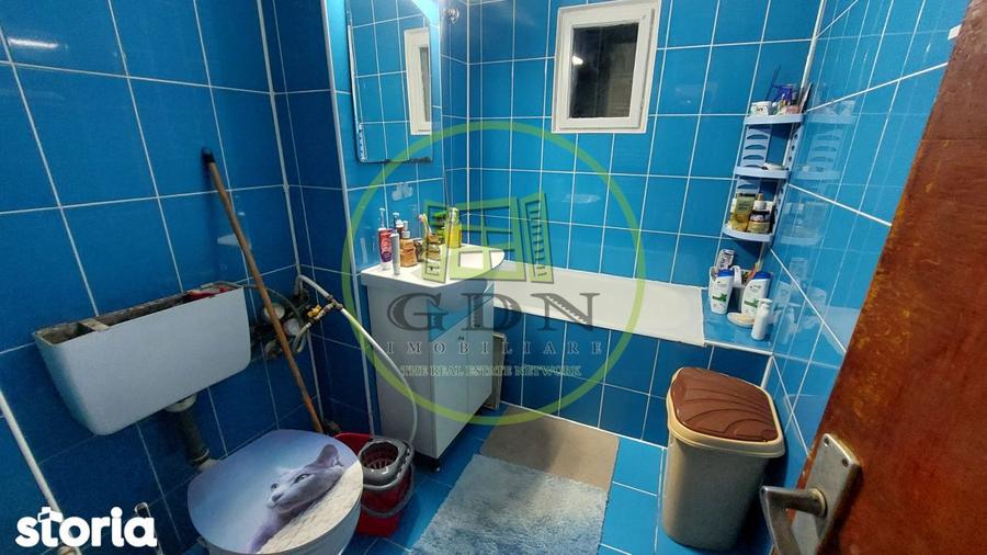Apartament cu 2 camere semidecomandat, mobilat în Craiovița Nouă