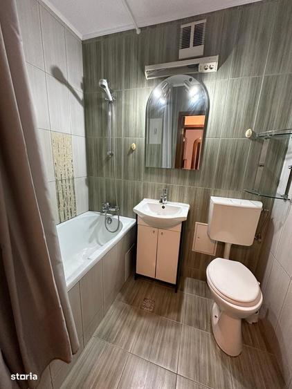 Apartament cu 3 camere semidecomandat în Brâncoveanu
