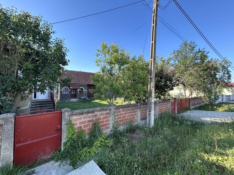 Casă cu 4 camere în Jichișu de Jos