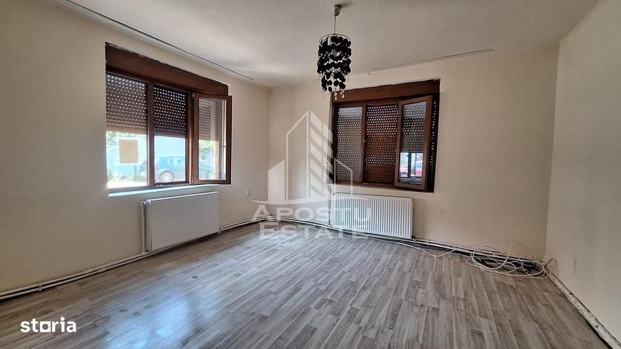 Casă cu 4 camere în Central