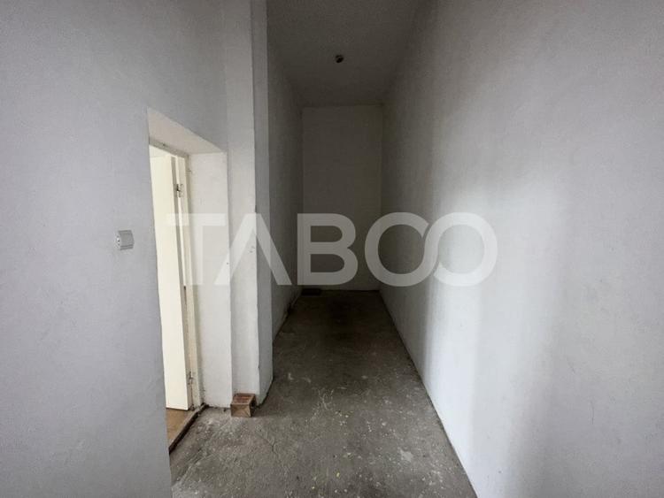 Spațiu comercial, de 110 mp, în Vasile Aaron