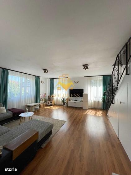 Apartament cu 4 camere decomandat în Europa