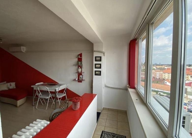 Apartament cu 3 camere decomandat în P-ța Maria