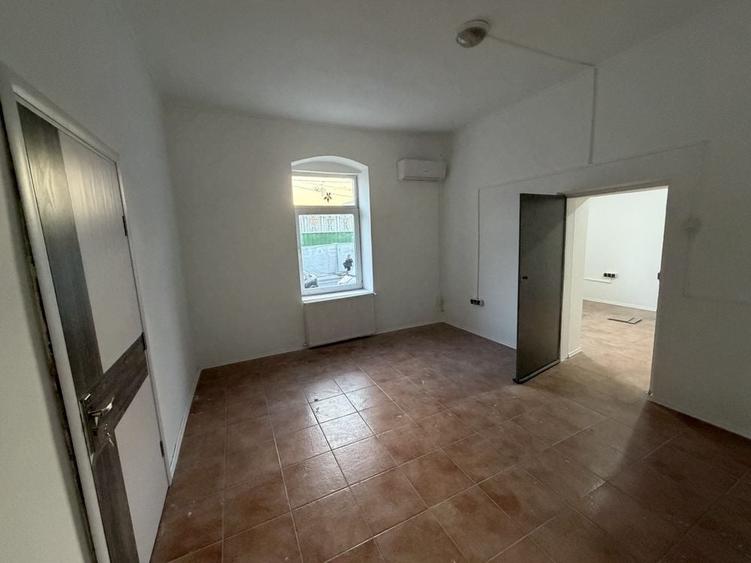 Spațiu comercial, de 70 mp, în Central