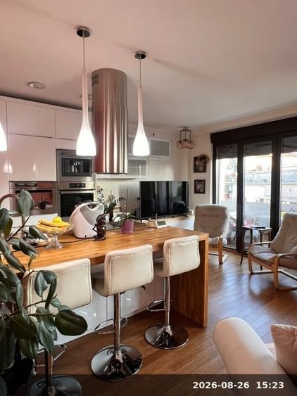 Apartament cu 2 camere semidecomandat, mobilat în Armeneasca