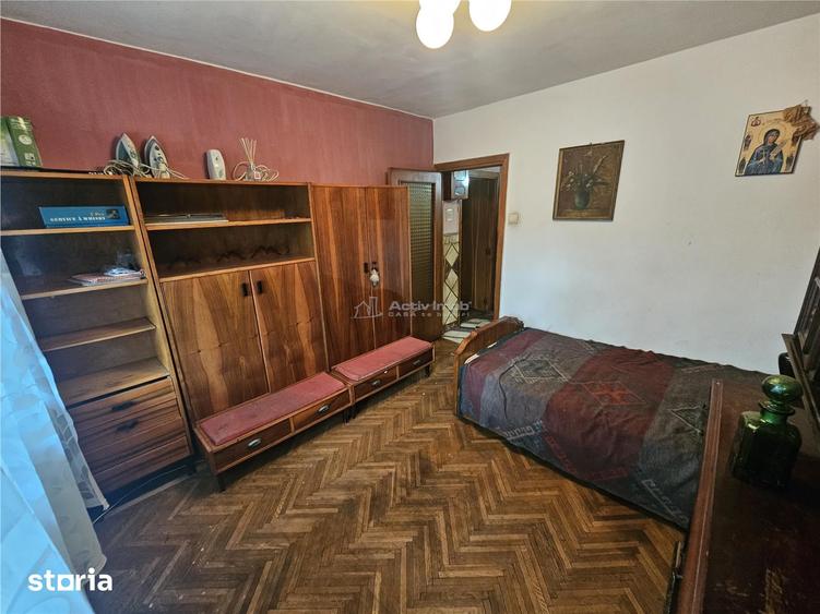 Apartament cu 3 camere semidecomandat, mobilat în Central