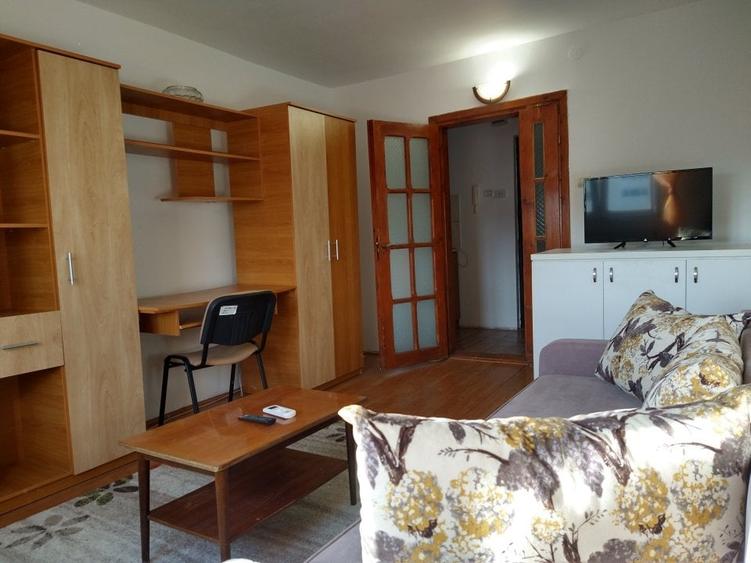 Garsonieră decomandată în Complex Studențesc — fotografia 1