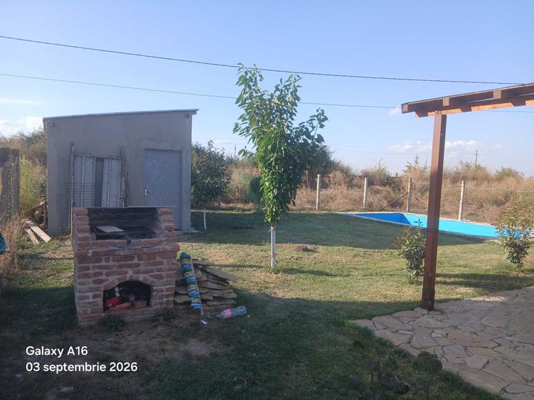 Casă cu 4 camere în Ograda