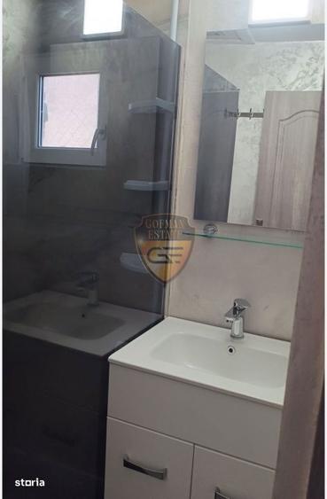 Casă cu 3 camere semidecomandat cu Teren 50 Mp în Brătianu
