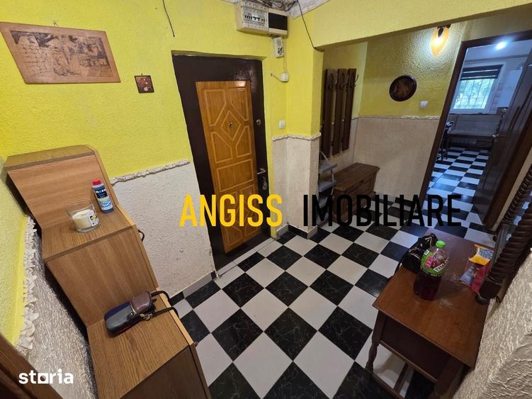 Apartament cu 3 camere decomandat în Babadag