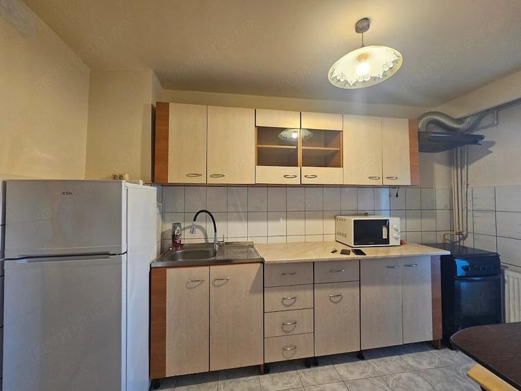 Apartament cu 3 camere decomandat în Dorobanți