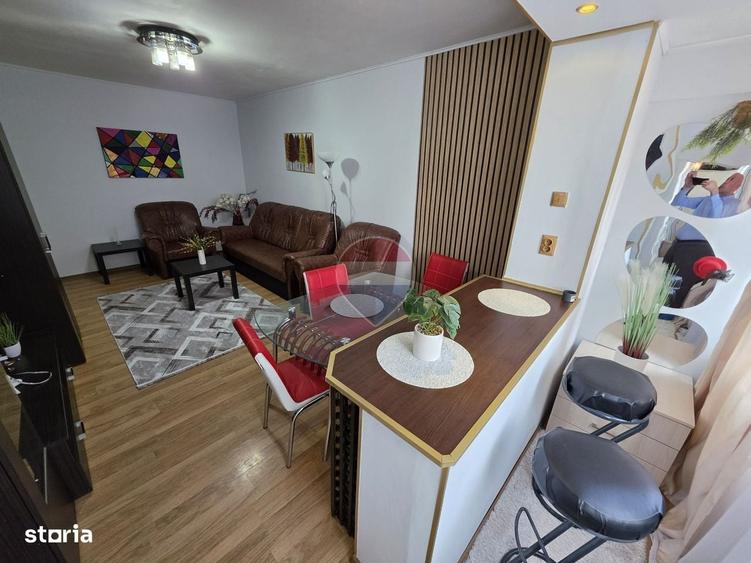 Apartament cu 4 camere decomandat în Central
