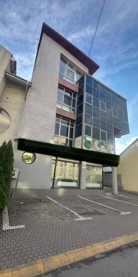 Casă cu Teren 454 Mp în Central