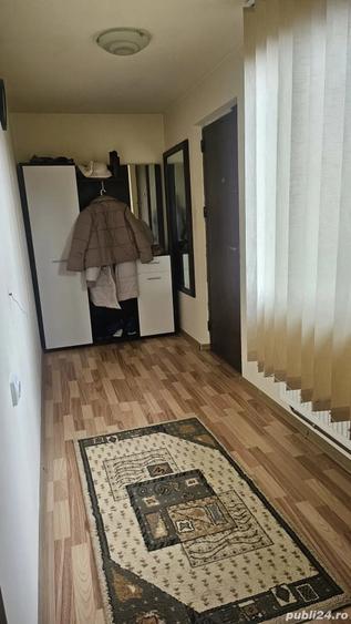 Casă cu 4 camere în Pietroasele