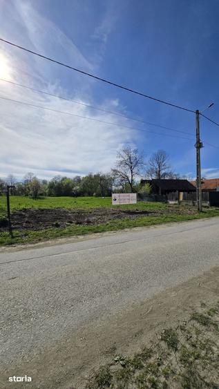 Teren de 1700 mp, în Recea