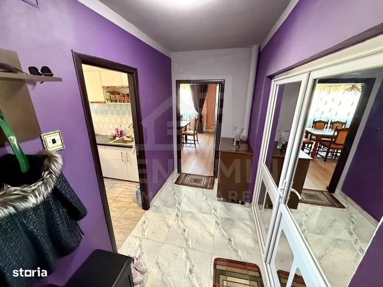 Apartament cu 4 camere decomandat în Craiovița Nouă