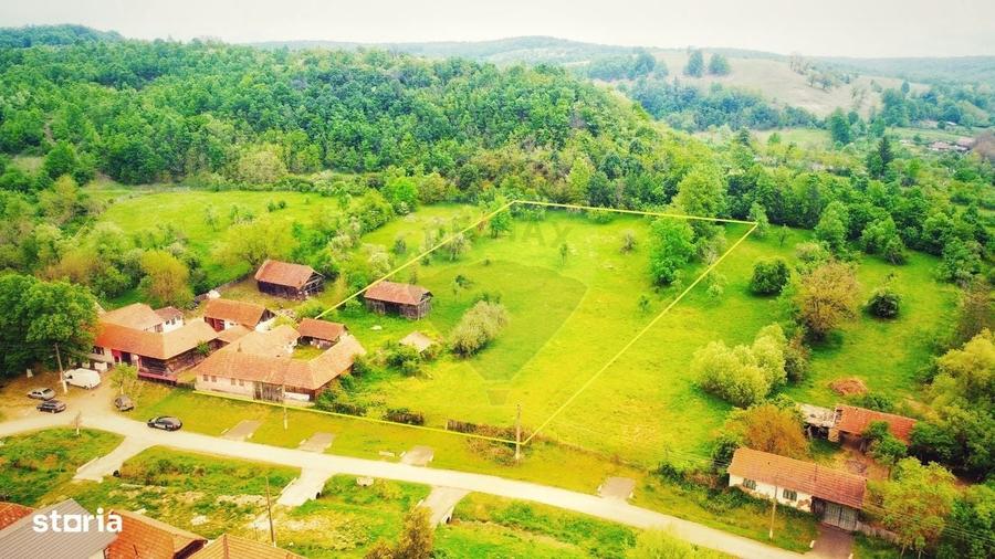 Casă cu 4 camere cu Teren 10486 Mp în Ierșnic