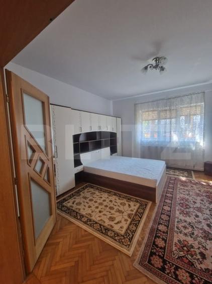 Apartament cu 3 camere decomandat, mobilat în Florilor
