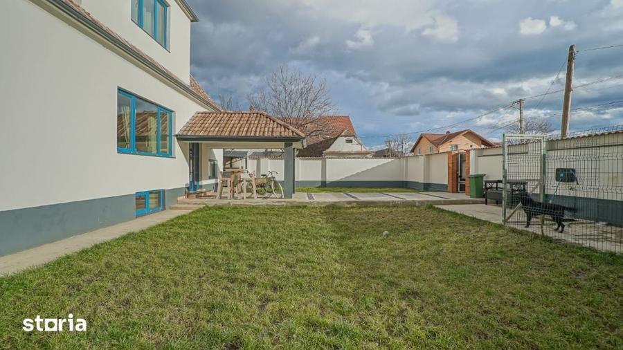 Casă cu 5 camere cu Teren 700 Mp în Codlea