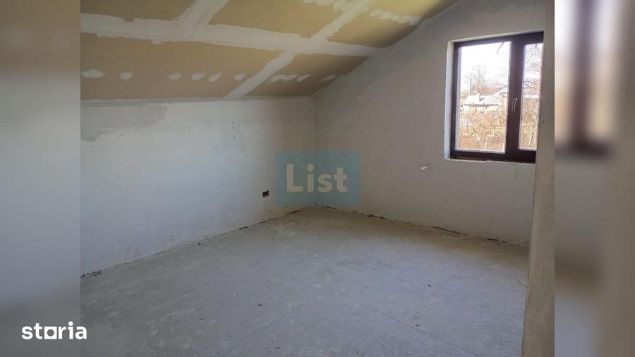 Casă cu 7 camere cu Teren 1004 Mp în Braniștea