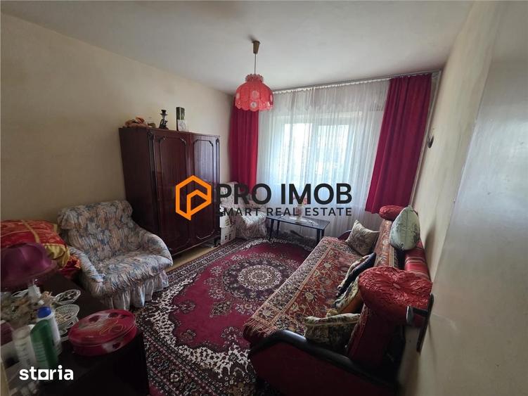 Apartament cu 4 camere decomandat în Central