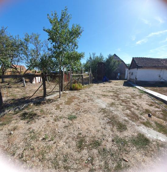 Casă cu 3 camere în Terebești