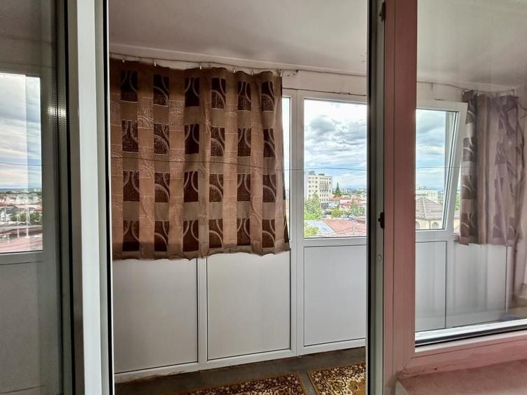 Apartament cu 2 camere decomandat, mobilat în Central